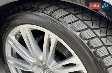 Седан Audi A8 2013 в 