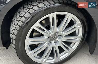 Седан Audi A8 2013 в 