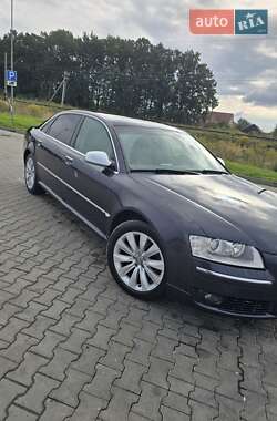 Седан Audi A8 2004 в 