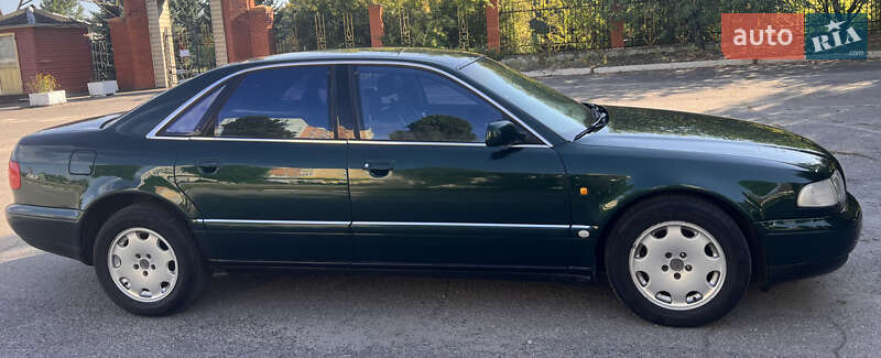 Седан Audi A8 1997 в Киеве