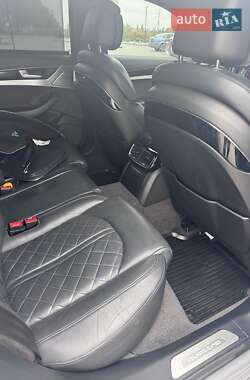 Седан Audi A8 2016 в 