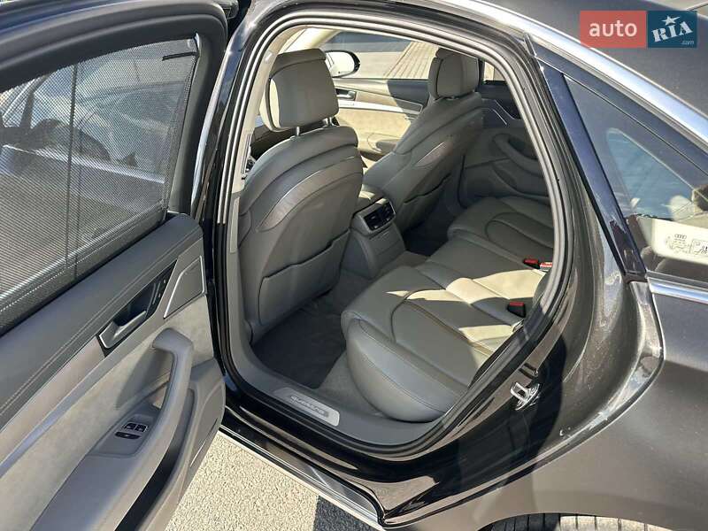 Седан Audi A8 2015 в Полтаве