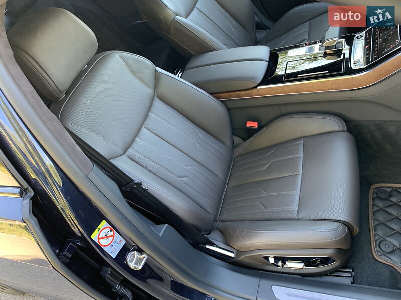 Седан Audi A8 2023 в Кривом Роге