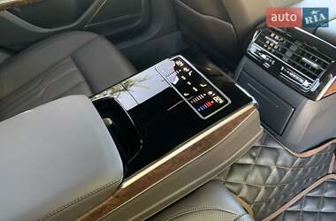 Седан Audi A8 2023 в 
