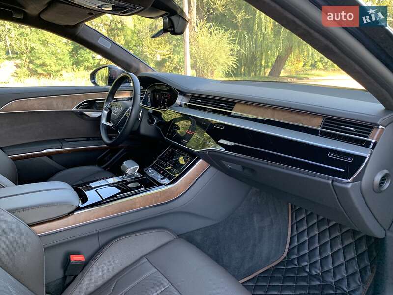 Седан Audi A8 2023 в Кривом Роге