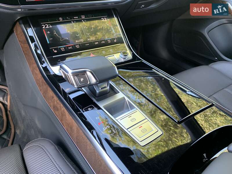 Седан Audi A8 2023 в Кривом Роге