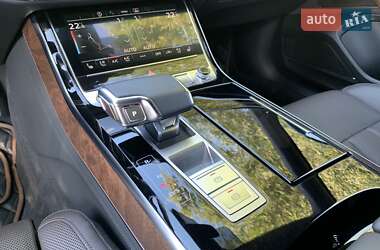 Седан Audi A8 2023 в 