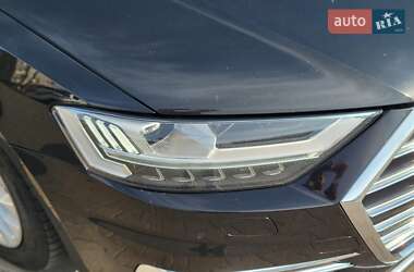 Седан Audi A8 2018 в 
