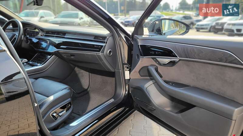 Седан Audi A8 2018 в Хмельницькому