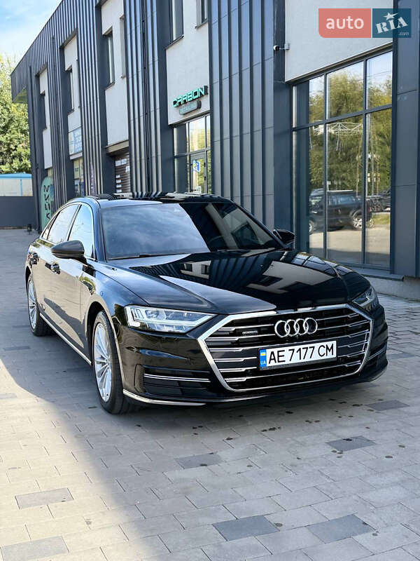 Седан Audi A8 2021 в 
