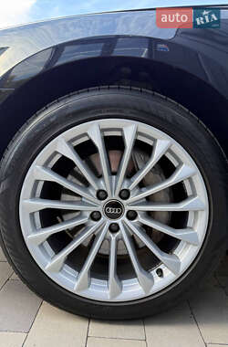 Седан Audi A8 2021 в 