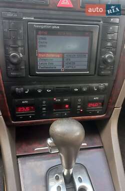 Седан Audi A8 1999 в 