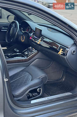 Седан Audi A8 2016 в 