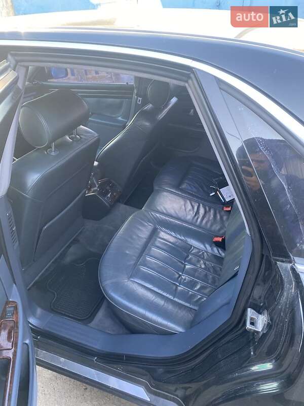 Седан Audi A8 1998 в Синельниково