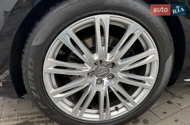 Седан Audi A8 2011 в 