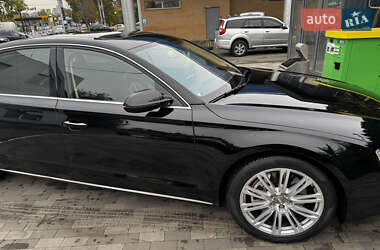 Седан Audi A8 2011 в 