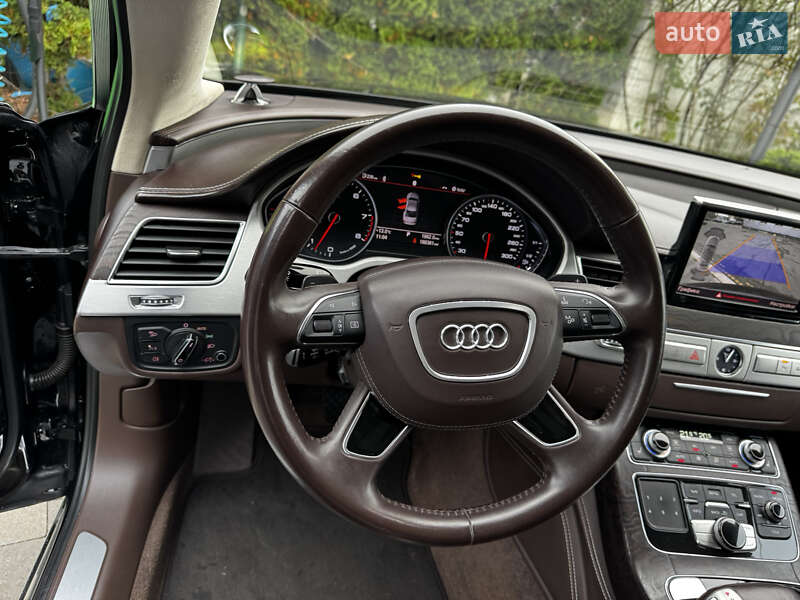 Седан Audi A8 2011 в Києві