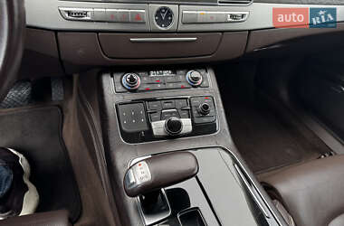 Седан Audi A8 2011 в 