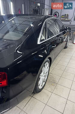 Седан Audi A8 2011 в 