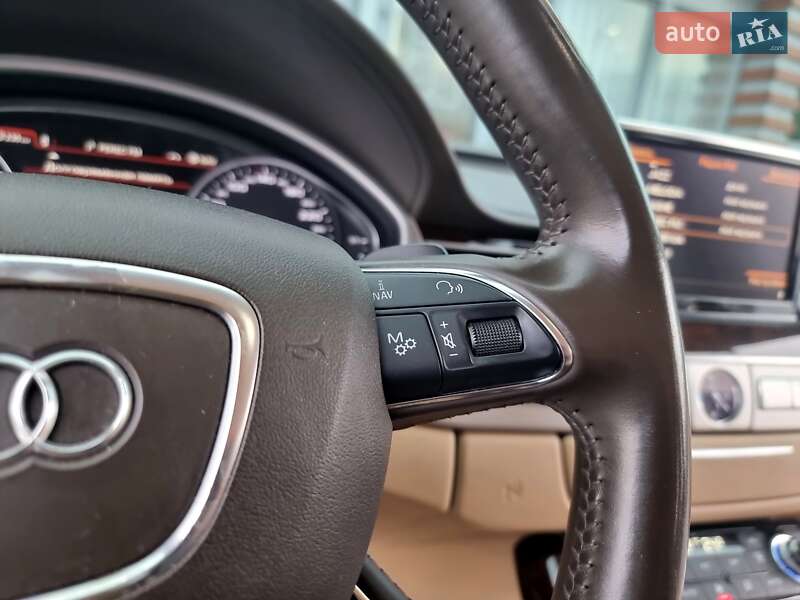 Седан Audi A8 2014 в Києві