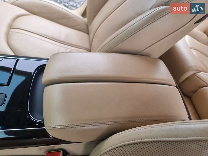 Седан Audi A8 2014 в Києві