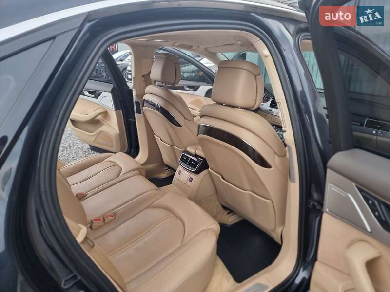 Седан Audi A8 2014 в Києві