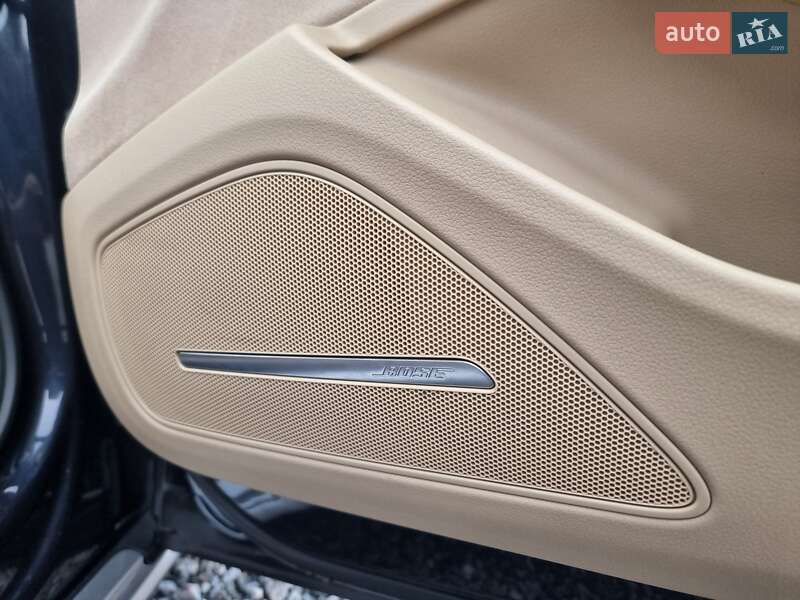 Седан Audi A8 2014 в Києві