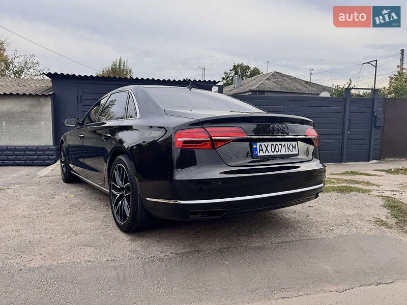 Седан Audi A8 2017 в Харкові