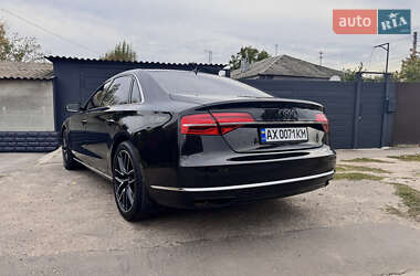 Седан Audi A8 2017 в 