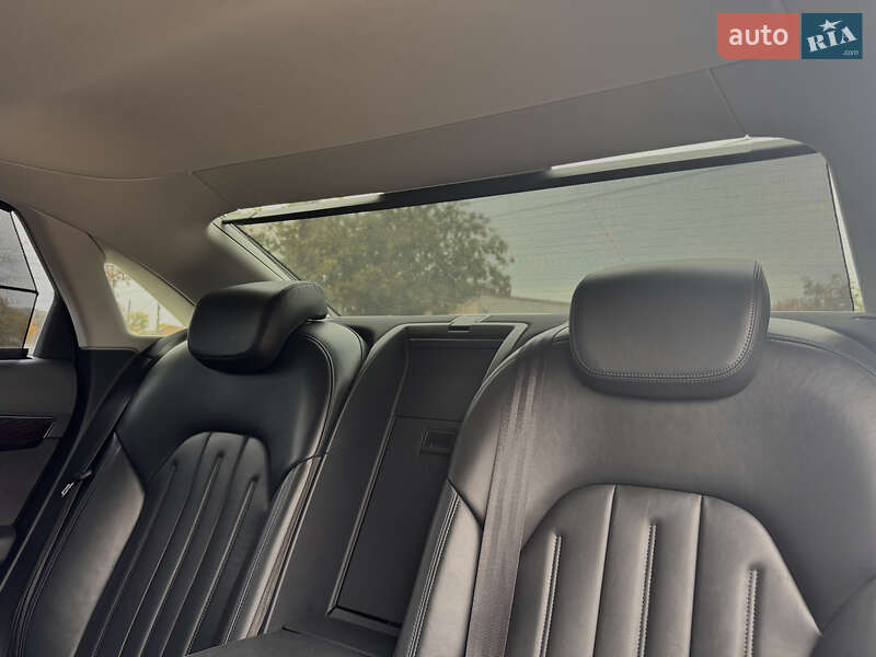 Седан Audi A8 2017 в Харкові