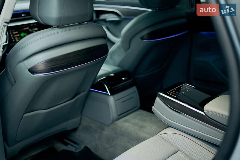 Седан Audi A8 2019 в Ровно