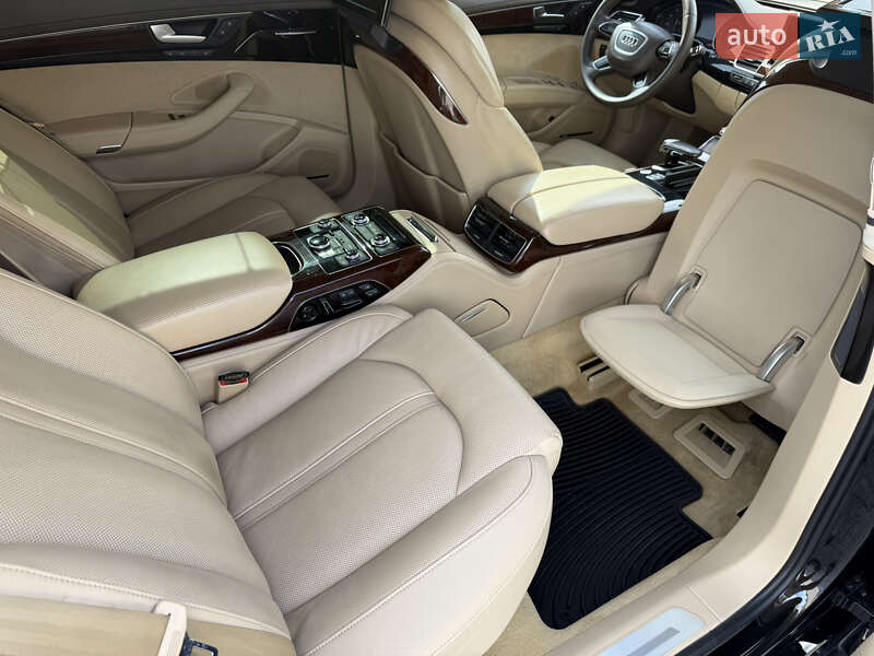 Седан Audi A8 2013 в Киеве