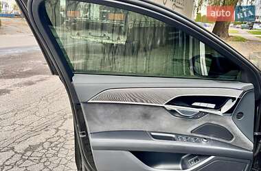 Седан Audi A8 2023 в 