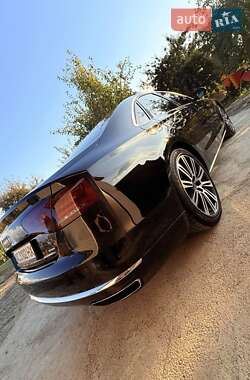 Седан Audi A8 2012 в 