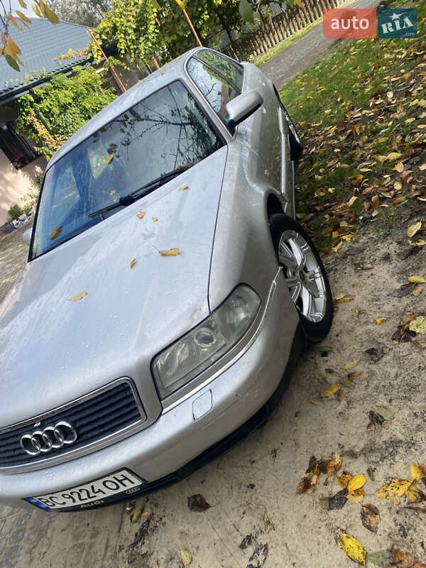 Седан Audi A8 2001 в Львові