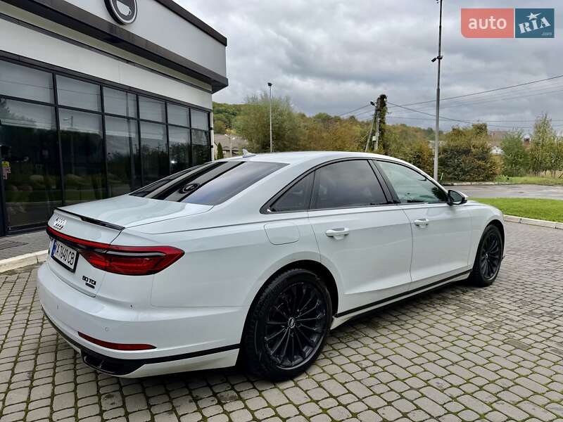 Седан Audi A8 2018 в Львове