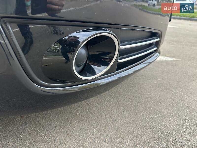 Седан Audi A8 2013 в Киеве
