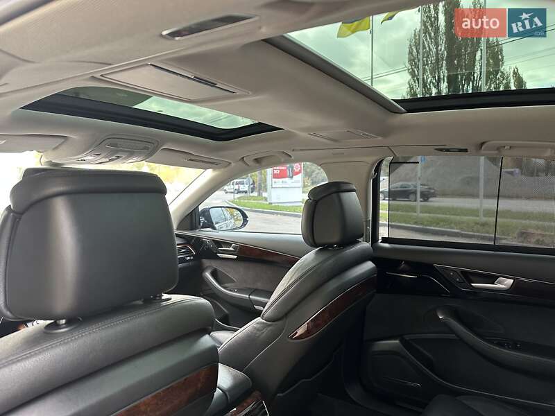 Седан Audi A8 2013 в Киеве