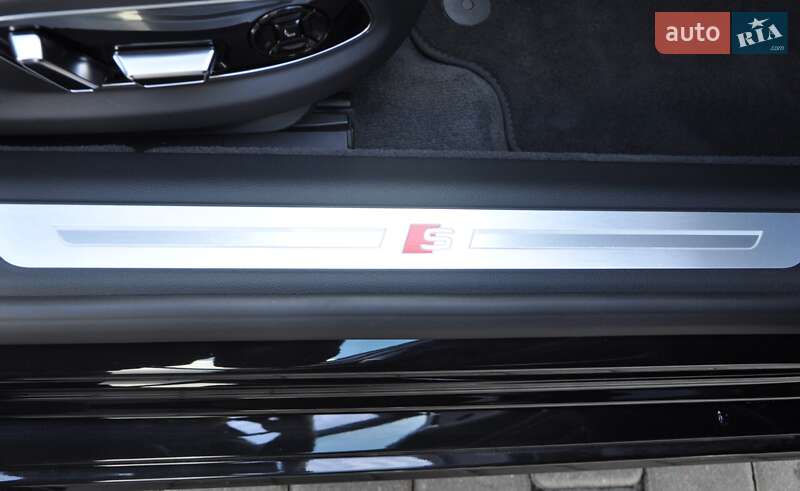 Седан Audi A8 2023 в Одессе