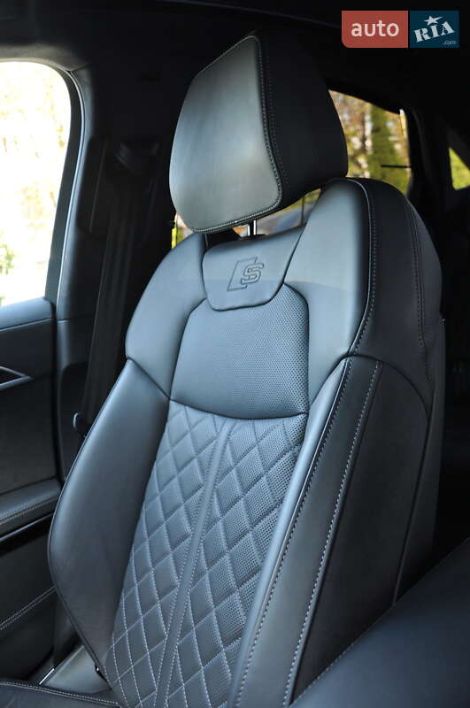 Седан Audi A8 2023 в Одессе