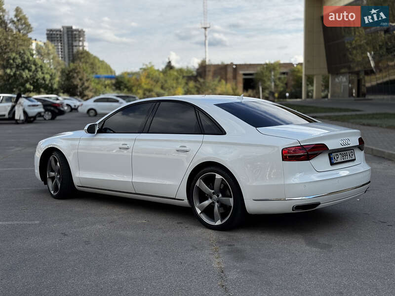 Седан Audi A8 2014 в Запорожье