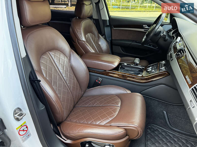 Седан Audi A8 2014 в Запорожье