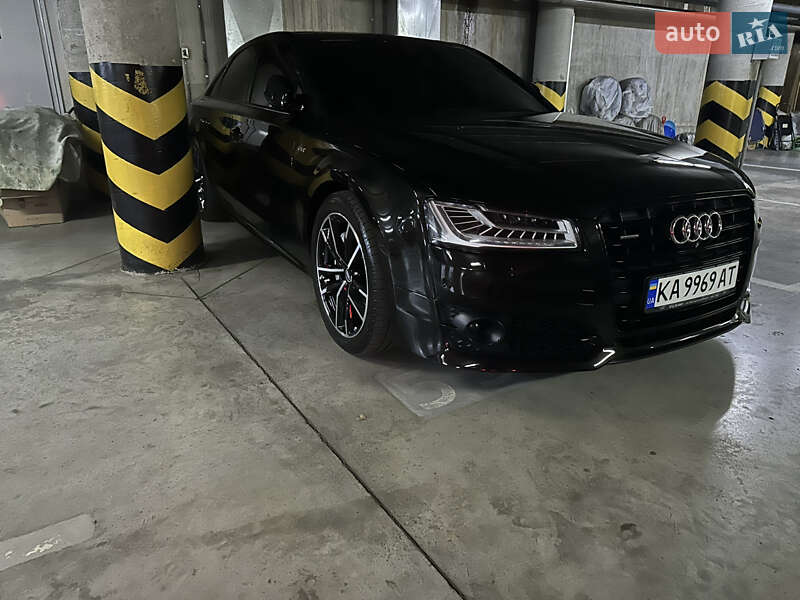 Седан Audi A8 2017 в Києві