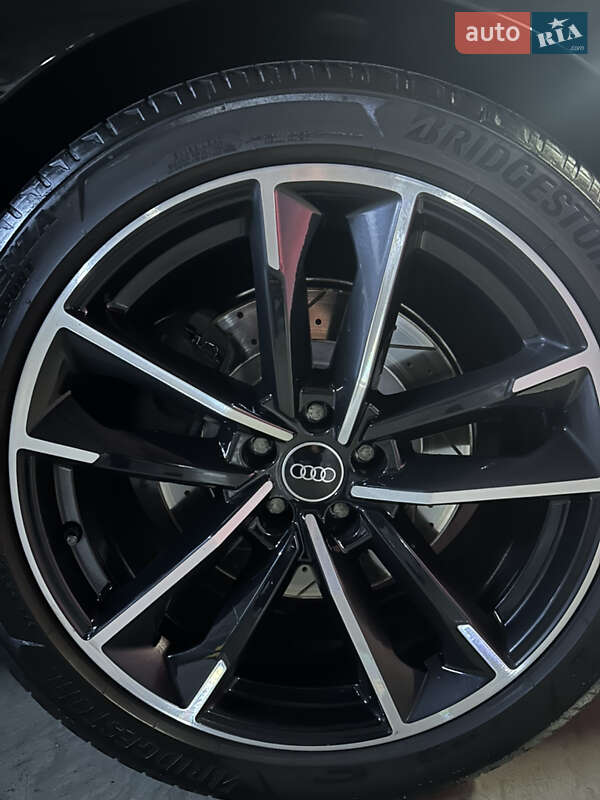 Седан Audi A8 2017 в Києві