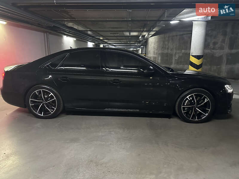 Седан Audi A8 2017 в Києві