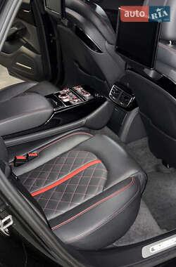 Седан Audi A8 2017 в 