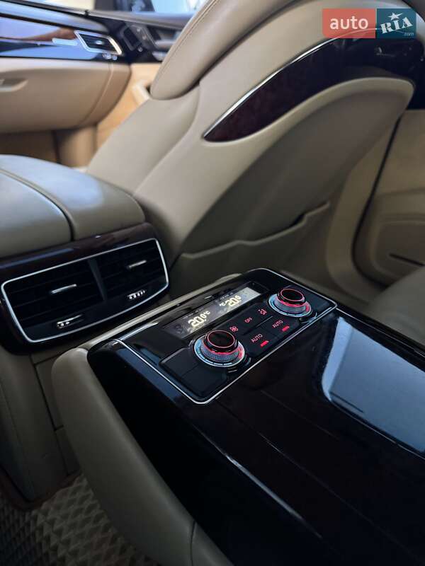 Седан Audi A8 2011 в Івано-Франківську