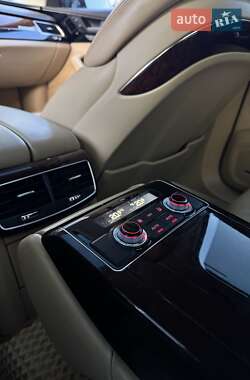 Седан Audi A8 2011 в 