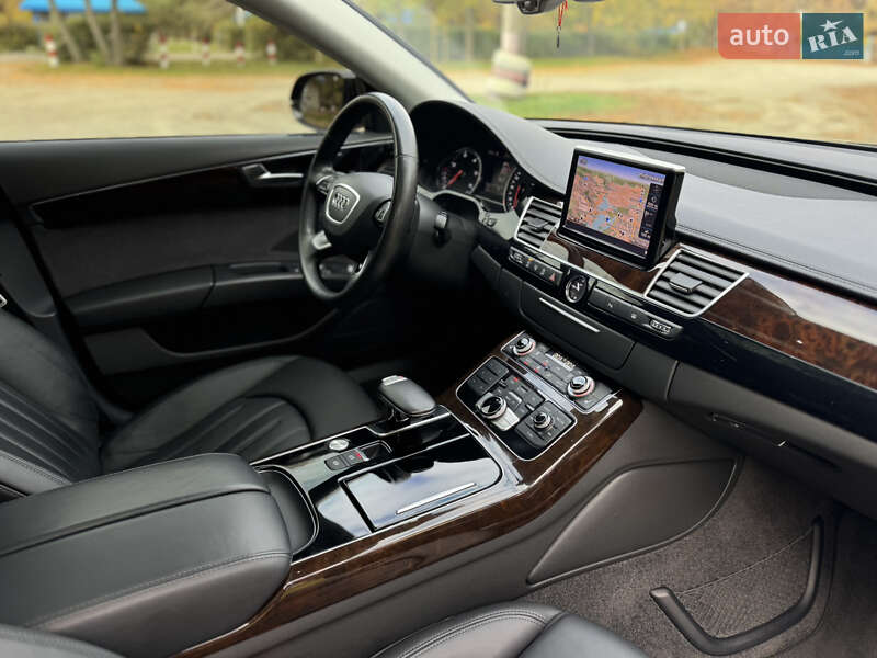 Седан Audi A8 2017 в Харькове