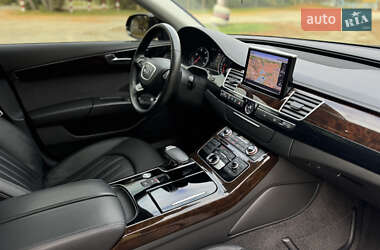 Седан Audi A8 2017 в 